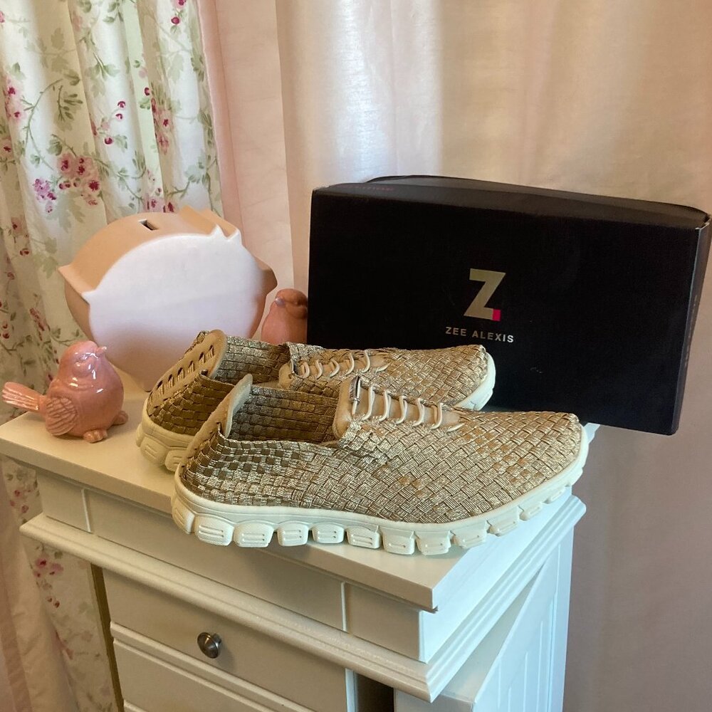 Zee Alexis Danielle slip on woven sneakers, sz. 8.5